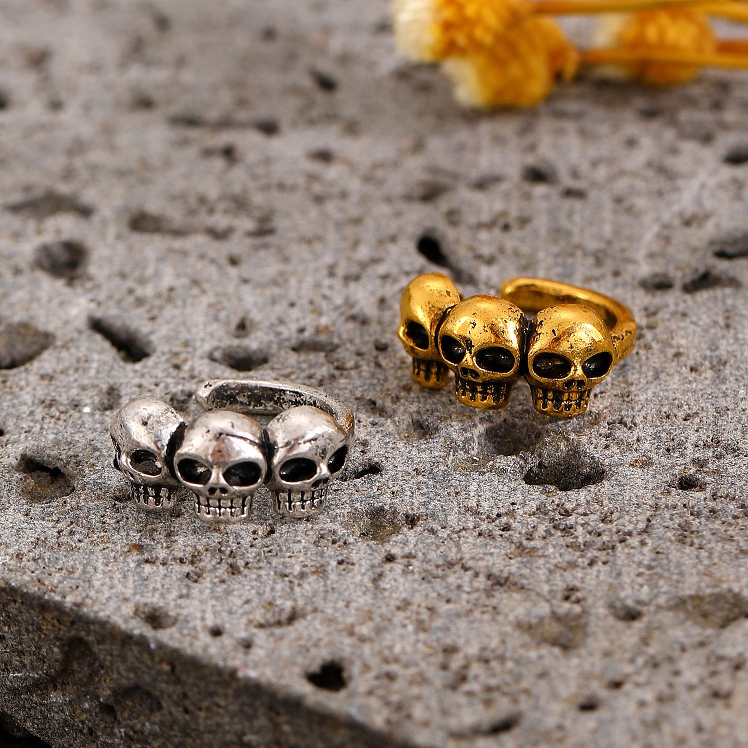 Wholesale Three skull ghost claw  ear cuffs